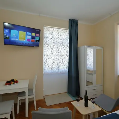Apartment O